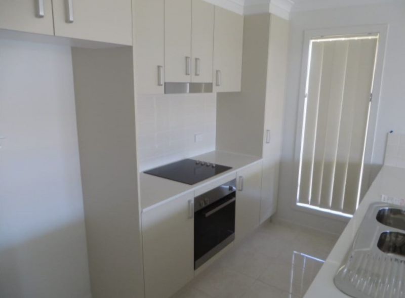 5 Jade St, Emerald QLD 4720 - Thumbnail 5