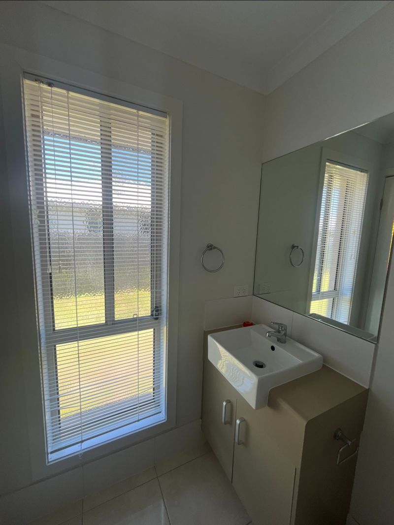 5 Jade St, Emerald QLD 4720 - Thumbnail 9